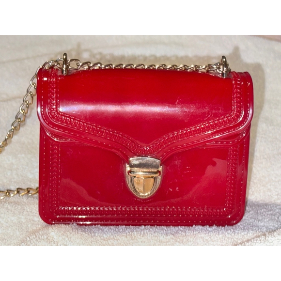 Red rubber purse Little Red plastic, rubber? purse gold chain - Picture 9 of 9